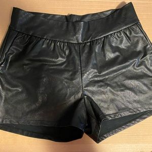 COPY - NWT Commando faux leather relaxed short